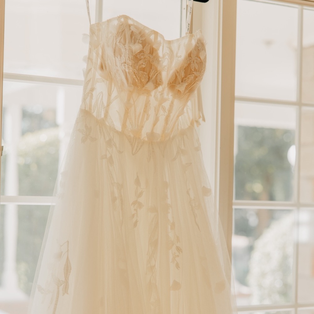 Elegant Cream Wedding Dress